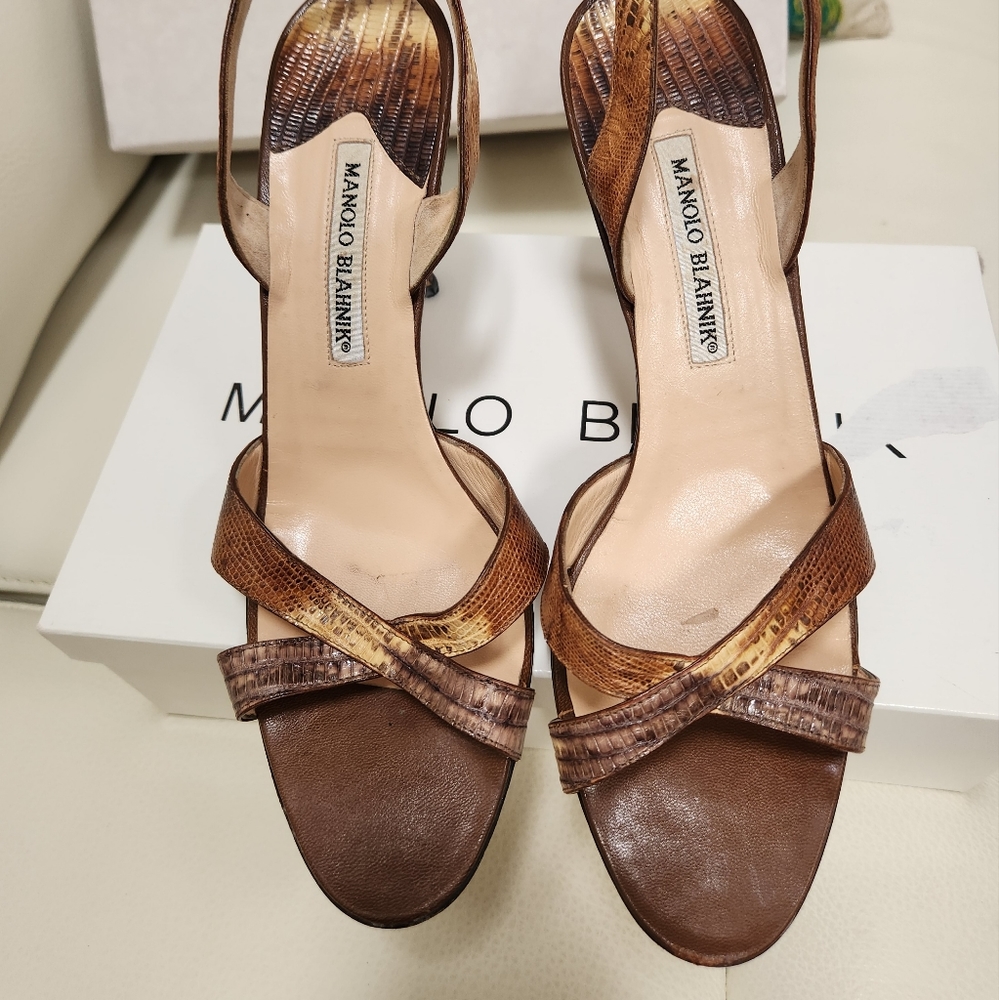 Manolo Blahnik size 40 made in Italy bought from the RealReal